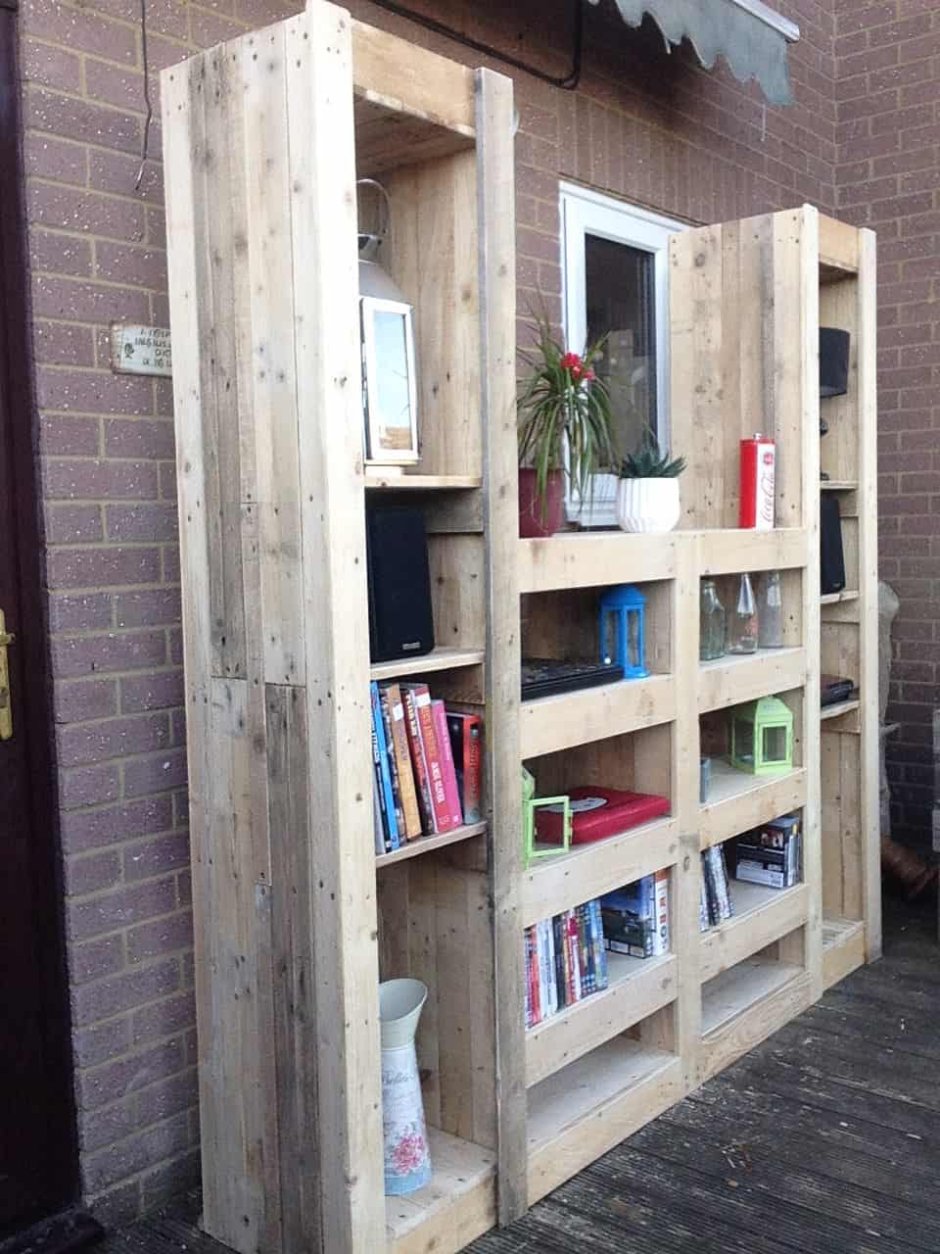 Шкаф из поддонов