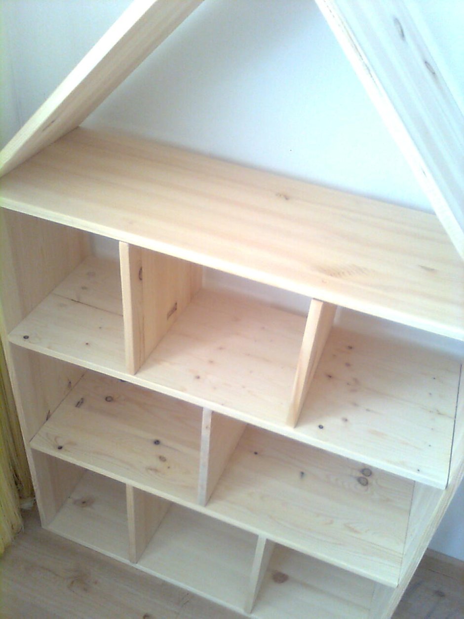 Стеллаж для игрушек из мебельного щита