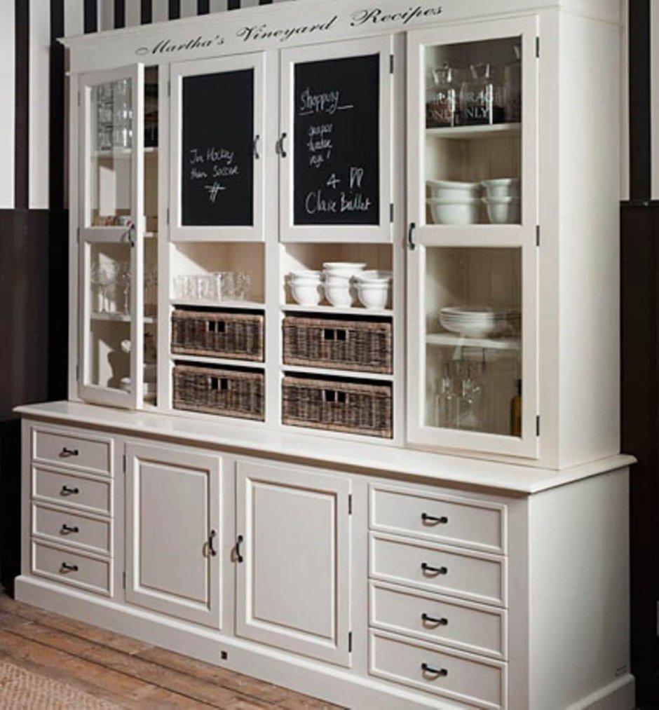 Кухни с открытыми боковыми полками