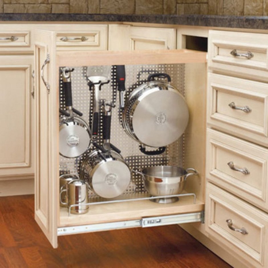 Стеклянные шкафы на кухне