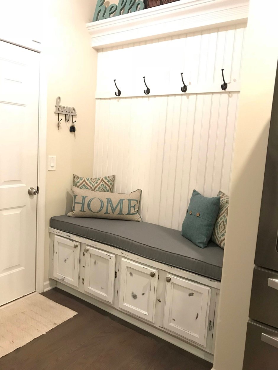 Шкаф с банкеткой в прихожую