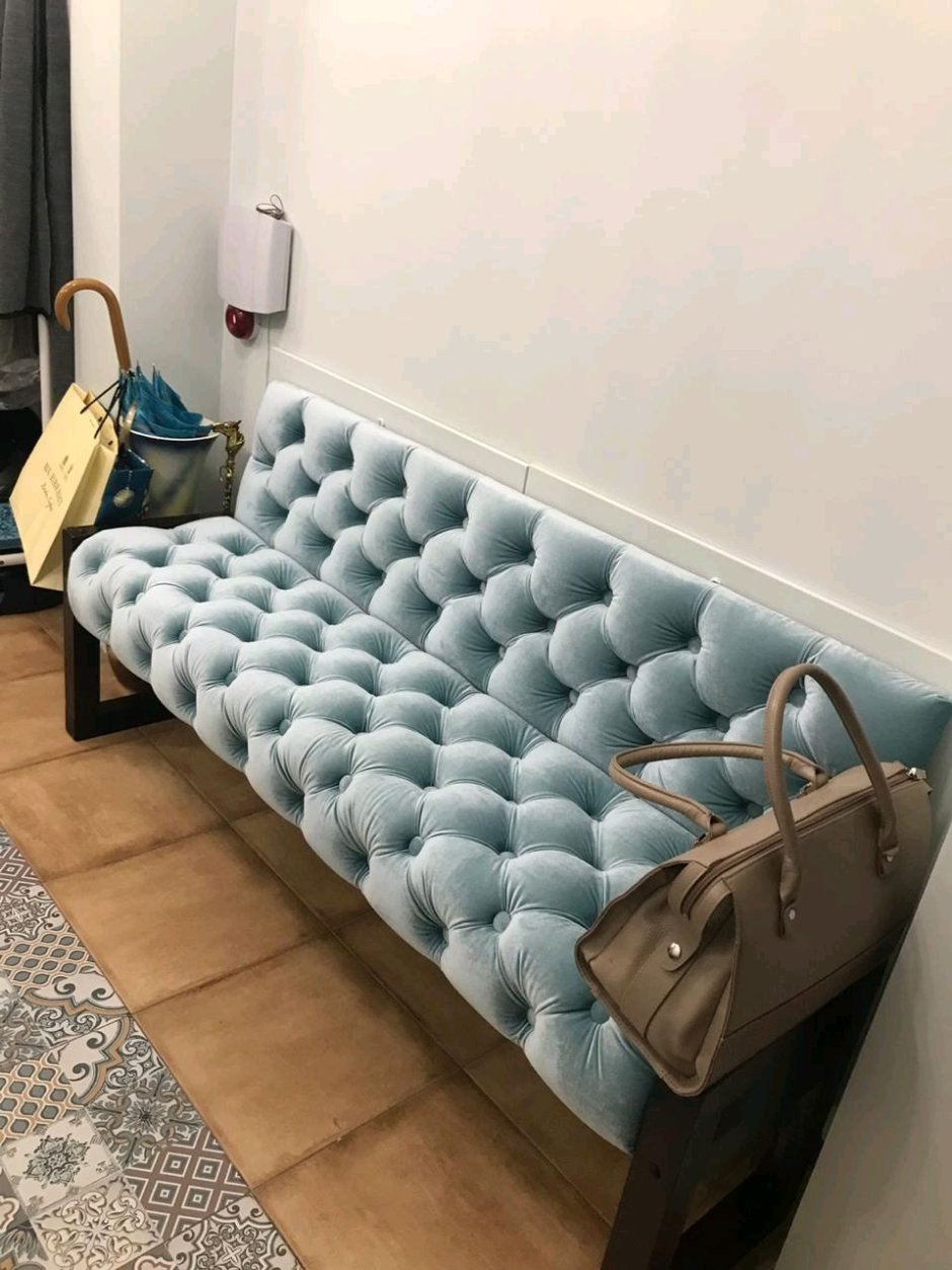 Современный диванчик в прихожую