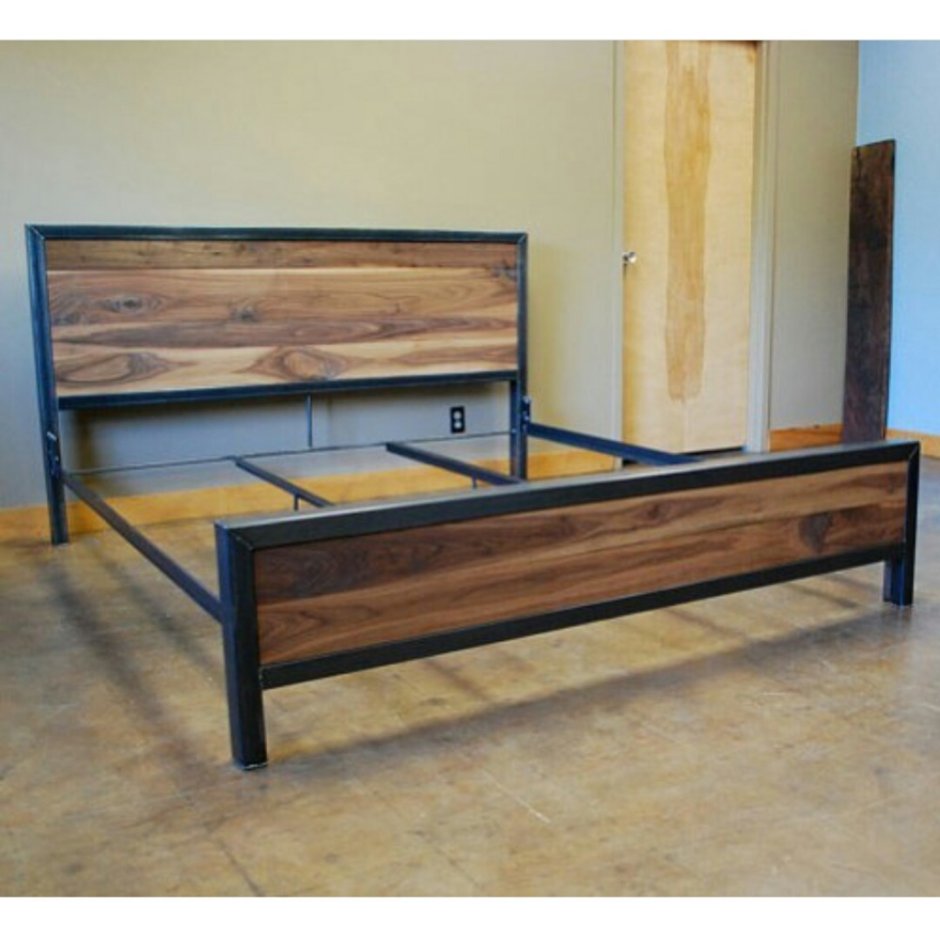 Журнальный столик в стиле лофт