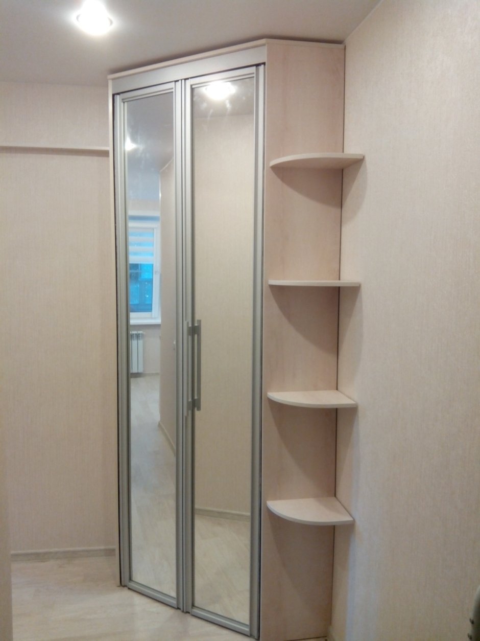 Шкаф в угол прихожей