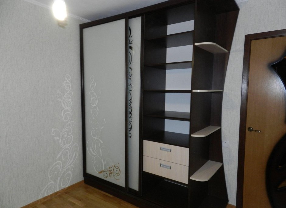 Шкаф купе венге с полками сбоку
