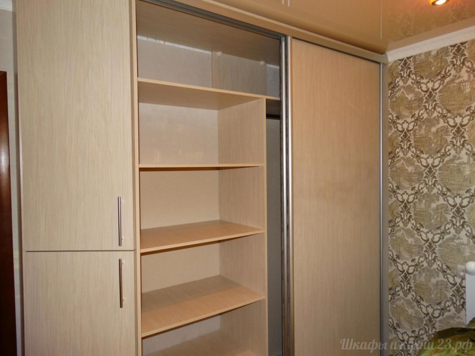 Шкаф купе с полкой сбоку