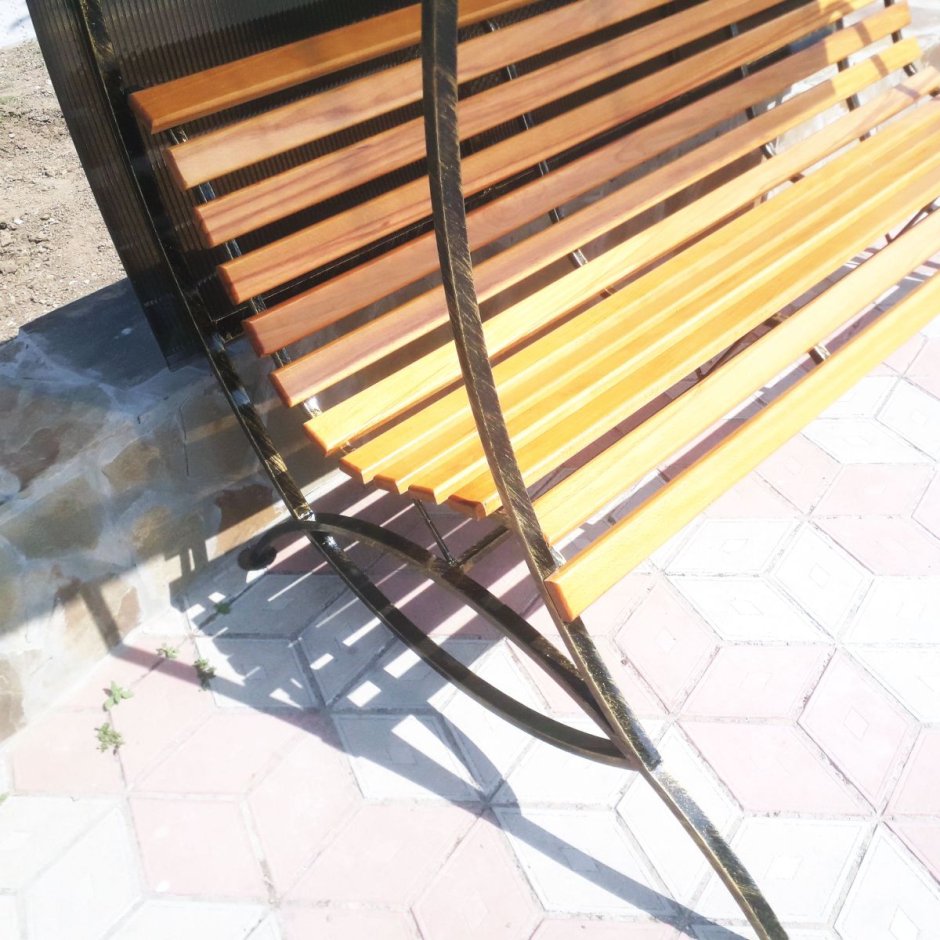 Лавочка с поликарбонатом