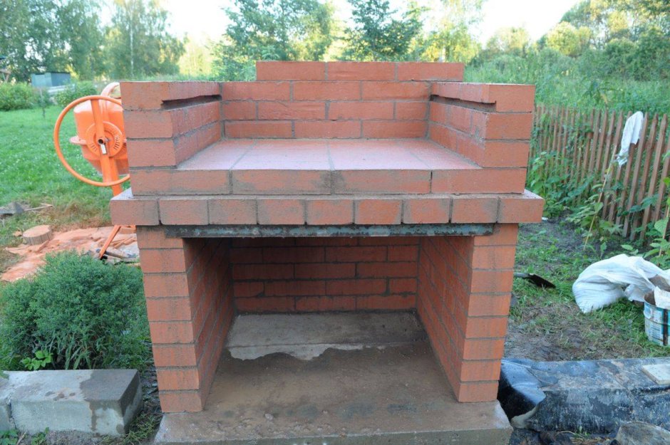Мини барбекю из кирпича