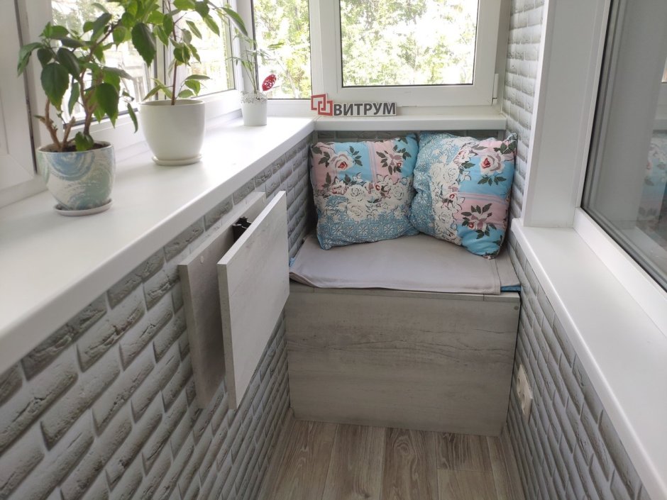 Отделка маленького балкона