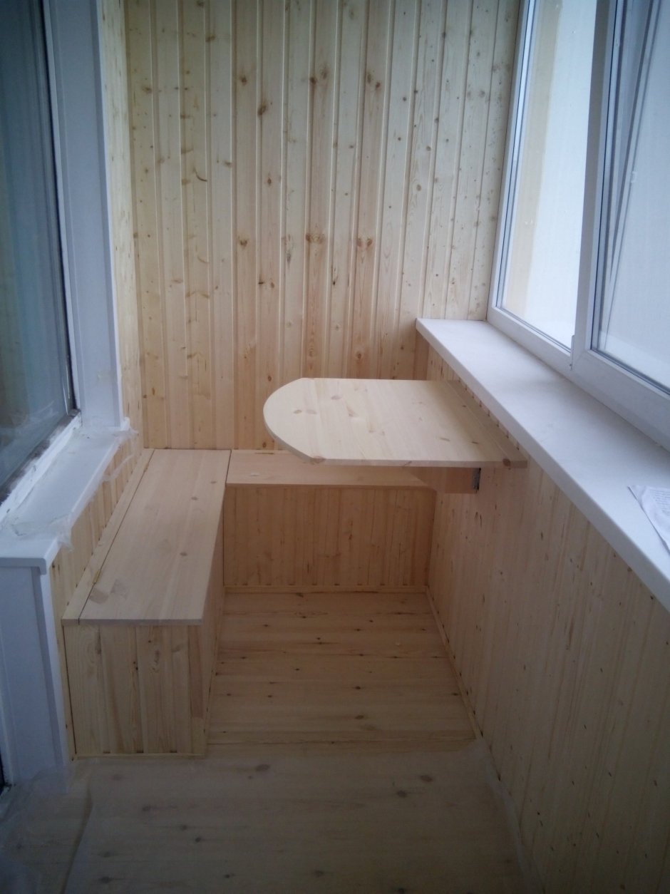 Угловая скамейка на балкон