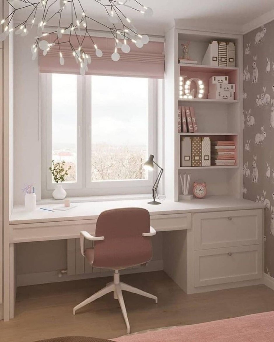 Рабочая зона у окна