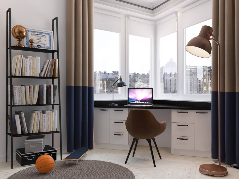 Стол у окна для школьника