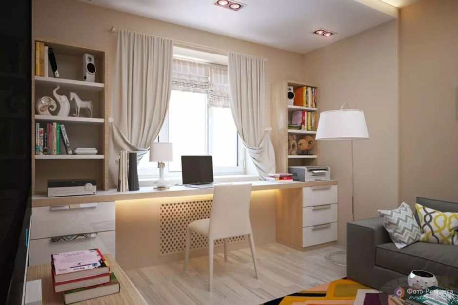 Стол у окна