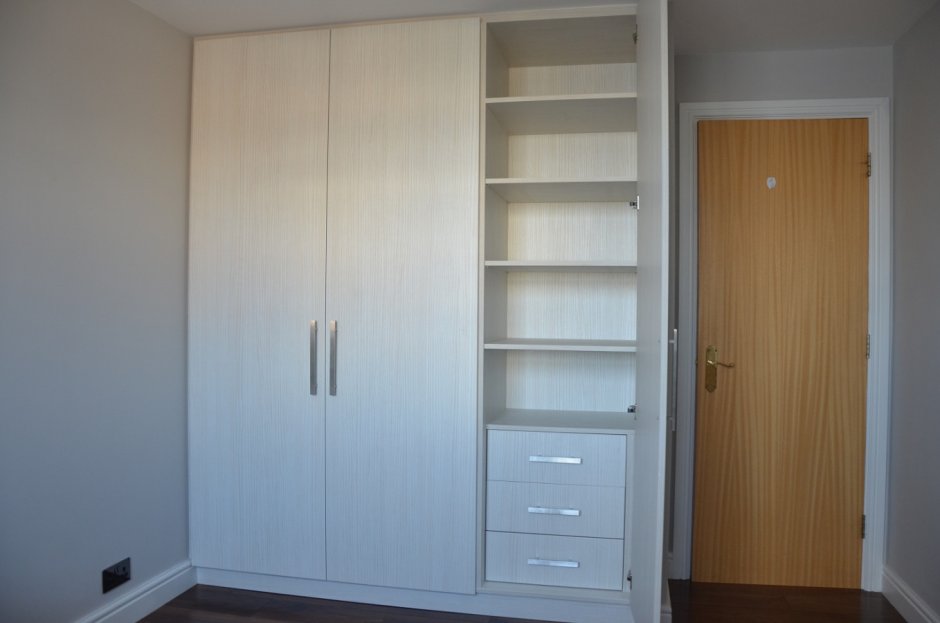 Шкаф ikea с распашными дверьми 100x58x236