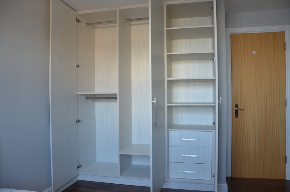 Шкаф купе встроенный в нишу