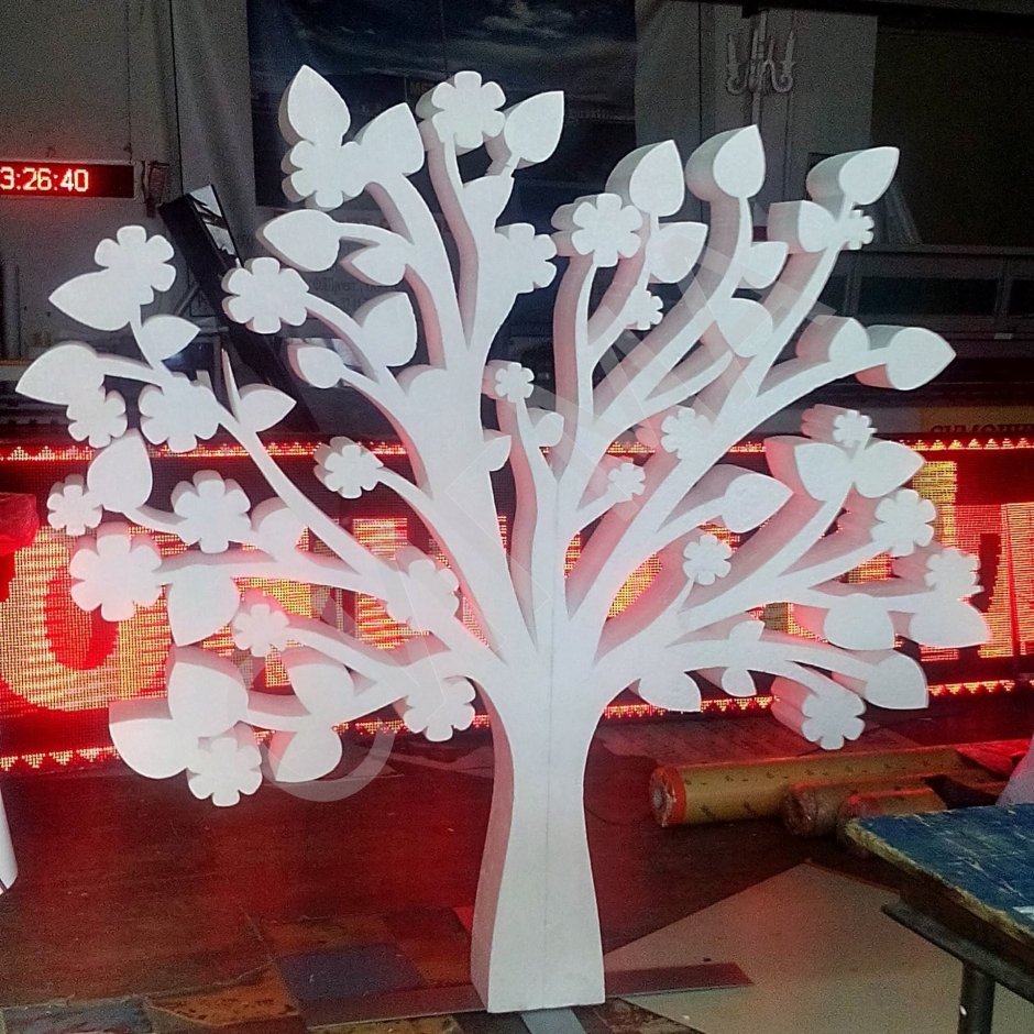 Дерево из пенопласта