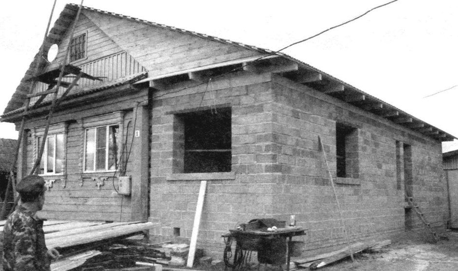 Пристрой к дому из пеноблоков к деревянному дому