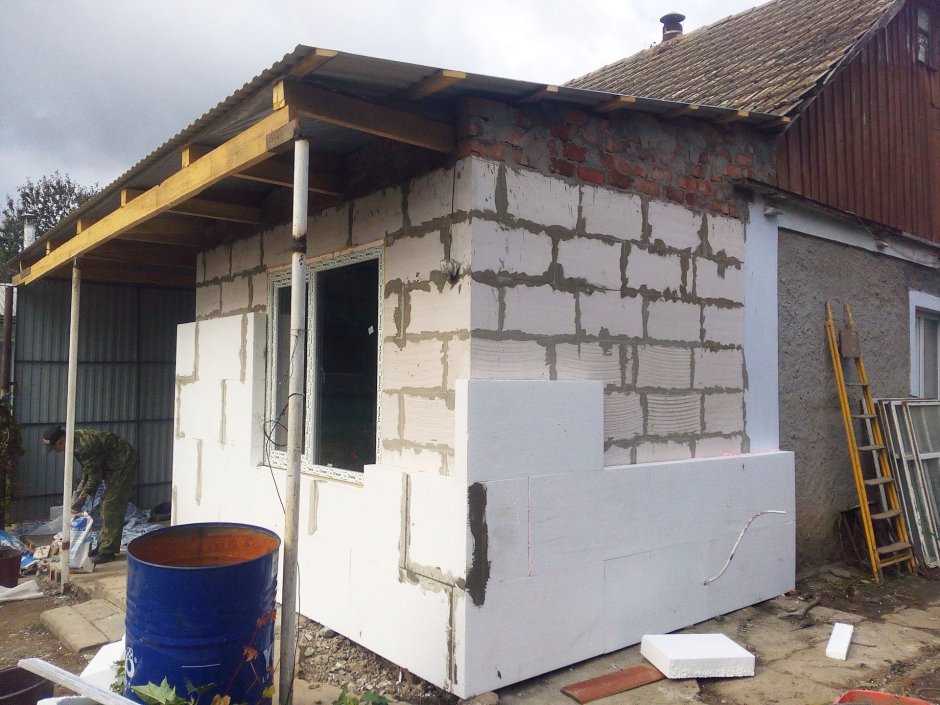 Пристройка к дому из пеноблоков