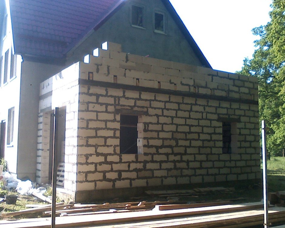 Пристройка к дому из пеноблоков