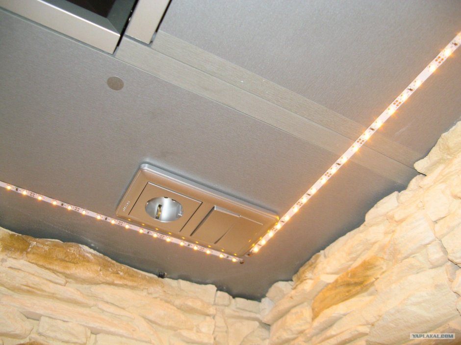 Монтаж светодиодной ленты на кухне