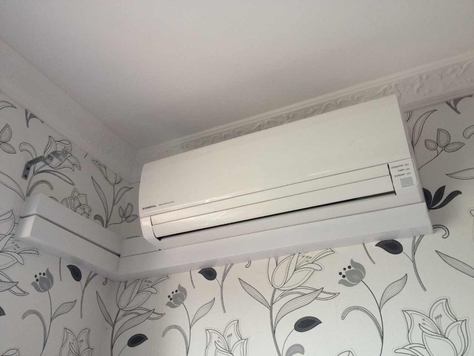 Деревянный короб для кондиционера