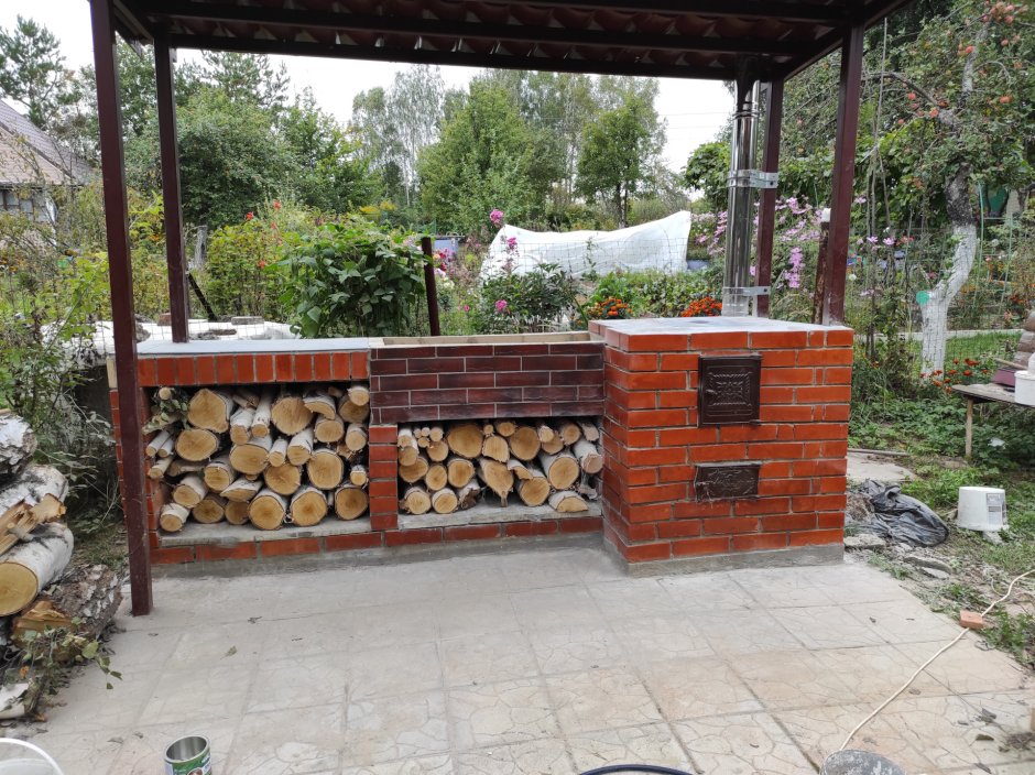 Зона барбекю с навесом