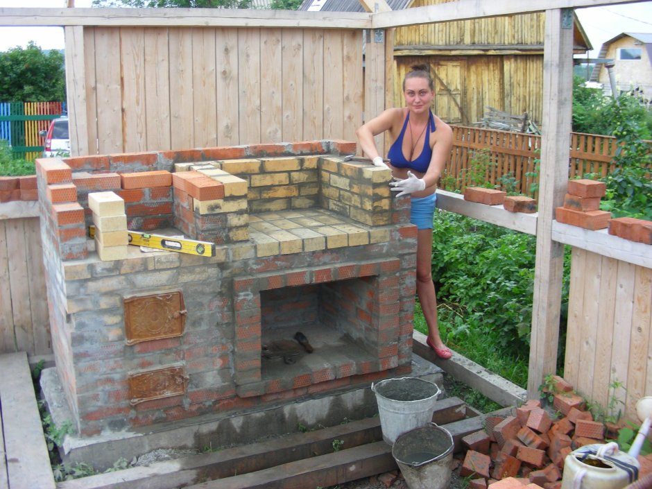 Летняя кухня с барбекю