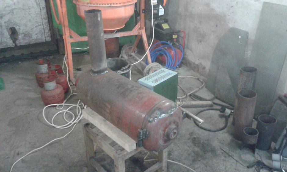 Печь Каменка из газового баллона с баком