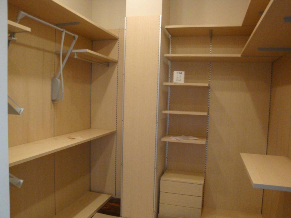 Гардероб из кладовки в панельном доме