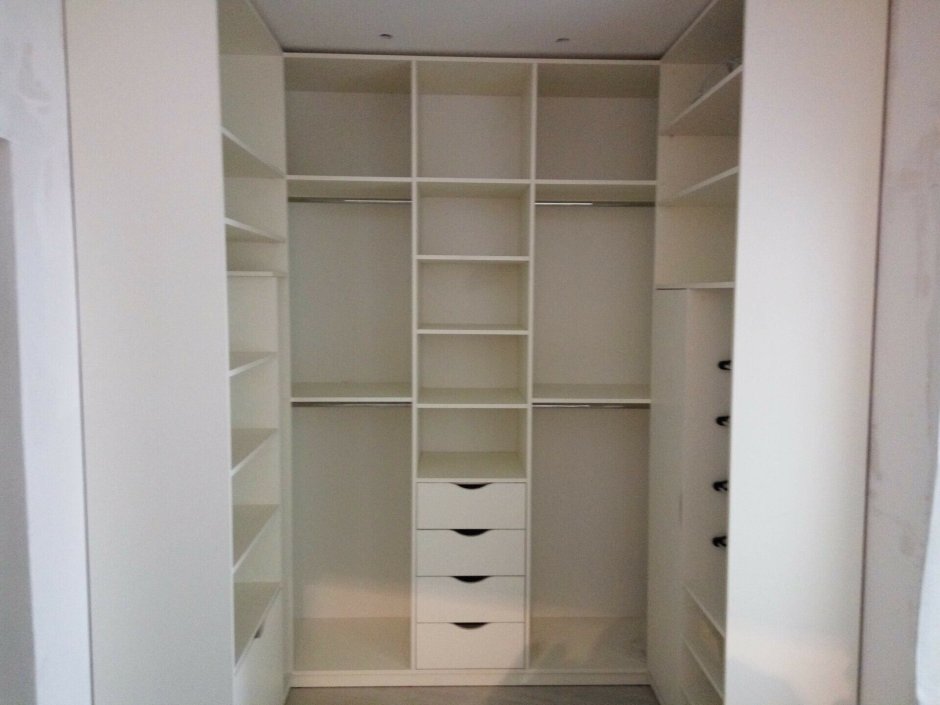 Гардеробная в нише