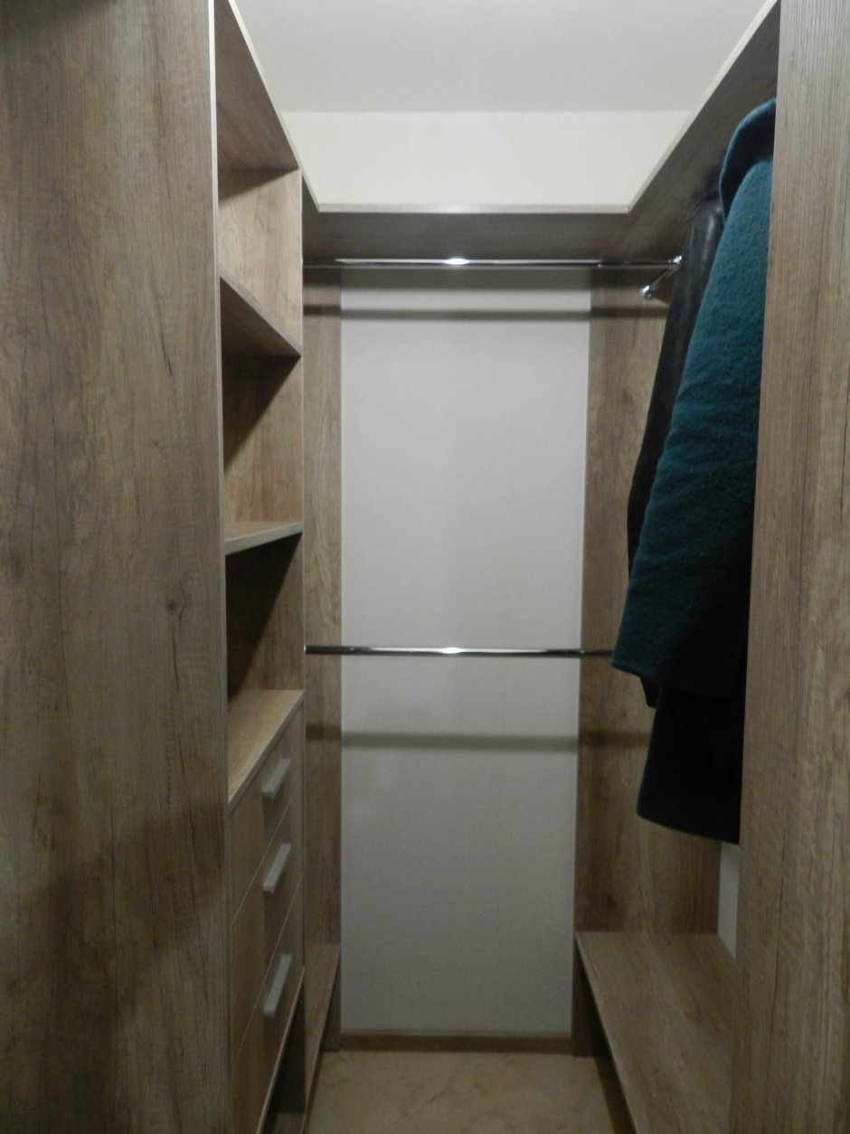 Гардеробная из кладовки двери