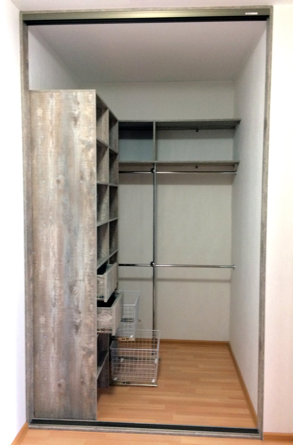 Маленькие гардеробные в прихожей