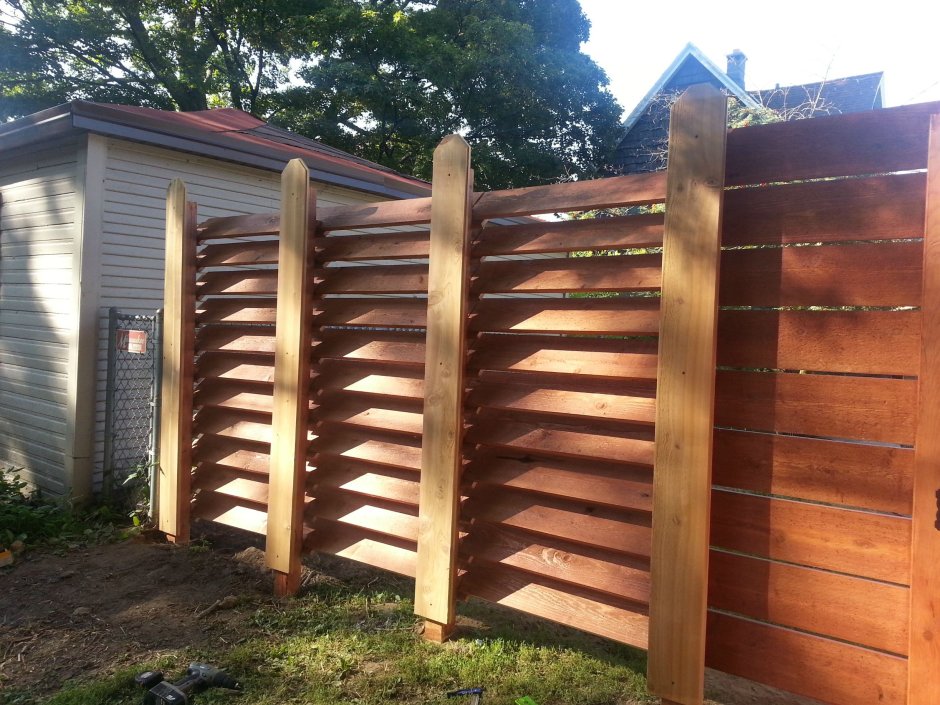 Забор из планкена лиственницы