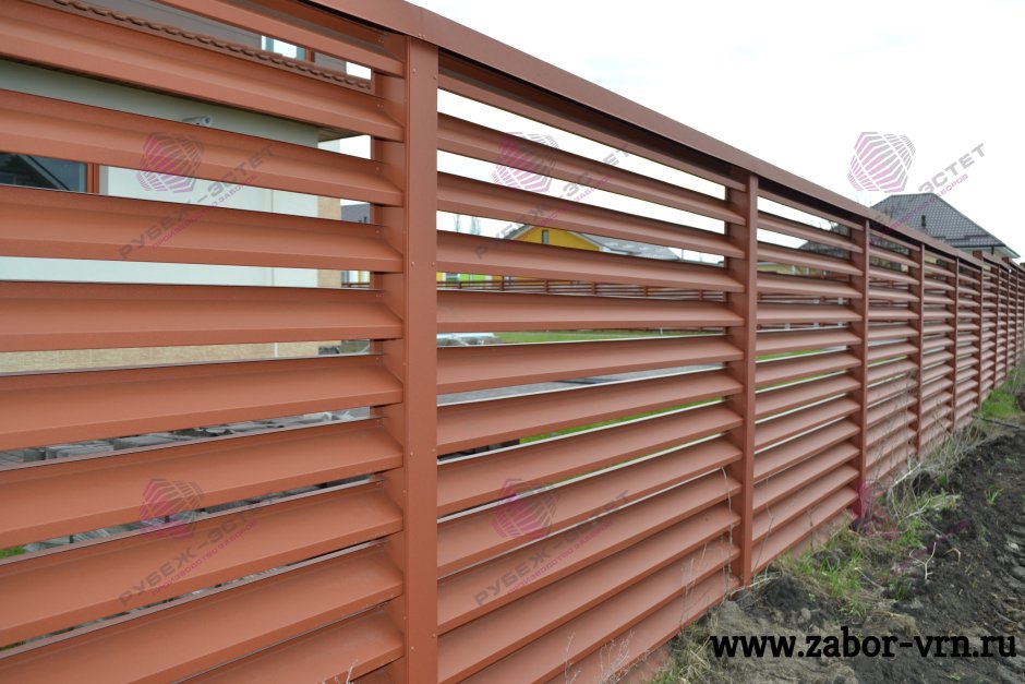 Забор жалюзи дерево