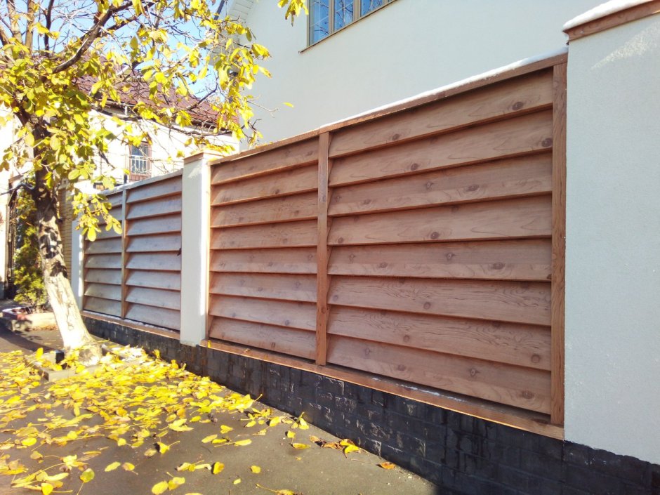 Деревянные жалюзи для беседки