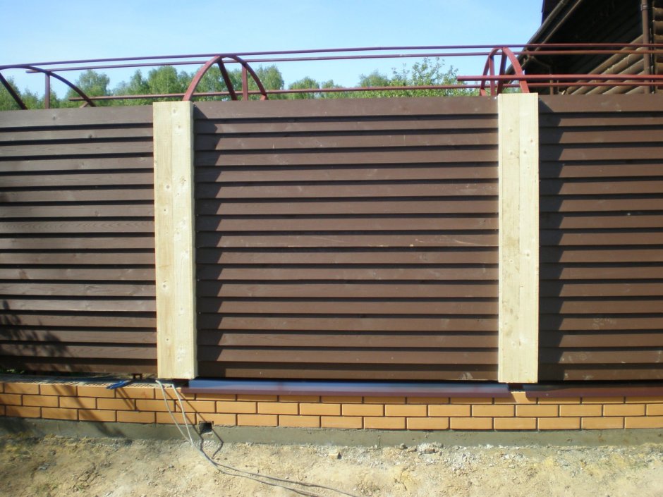 Забор жалюзи деревянный
