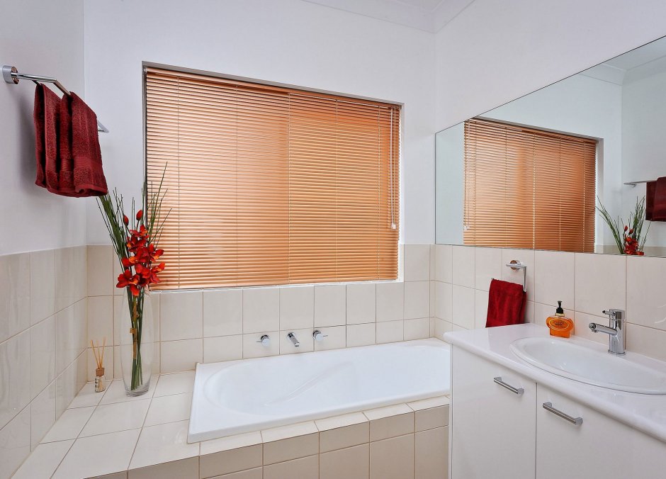 Жалюзи в ванную комнату