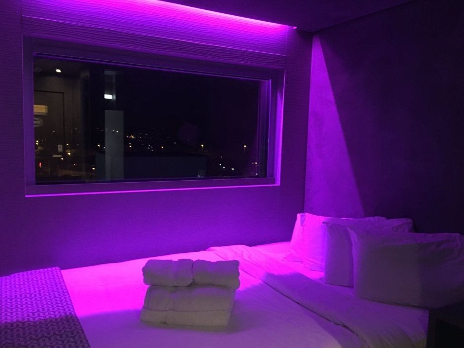 Неоновая подсветка для комнаты