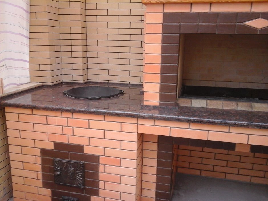 Мангал из кирпича с казаном