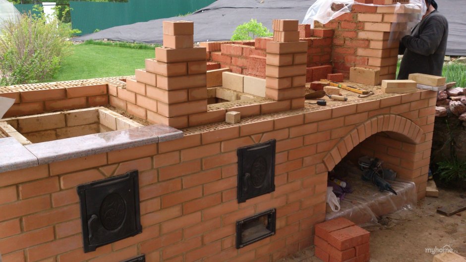Мангал из кирпича с казаном