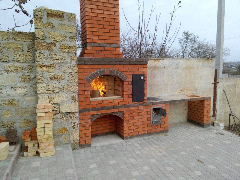 Мангальная зона из кирпича 3 в1