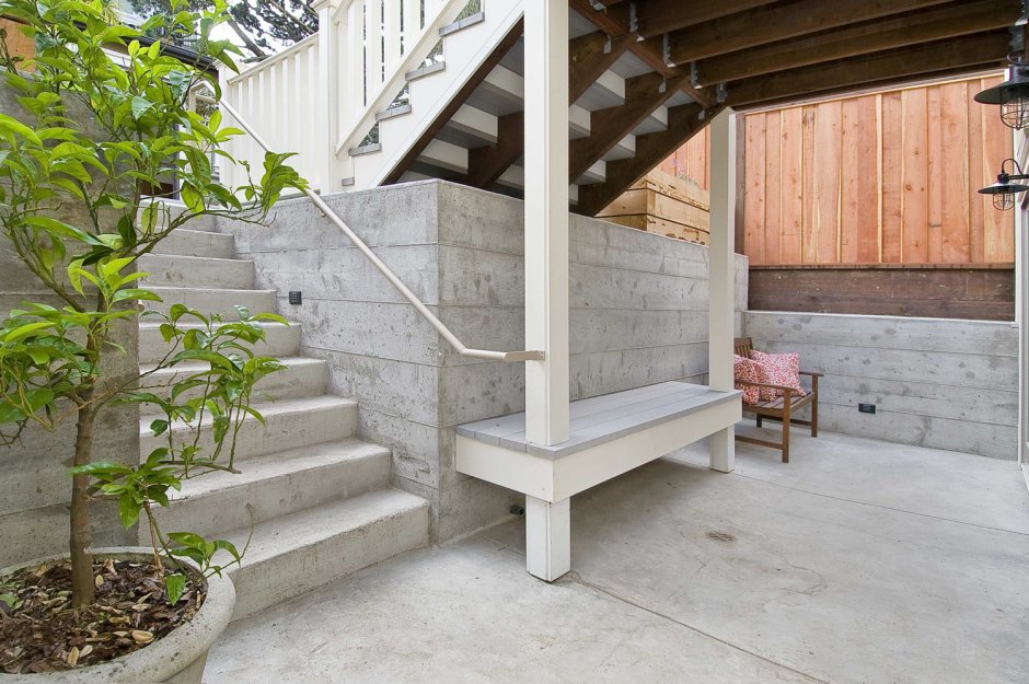 Погреб под террасой