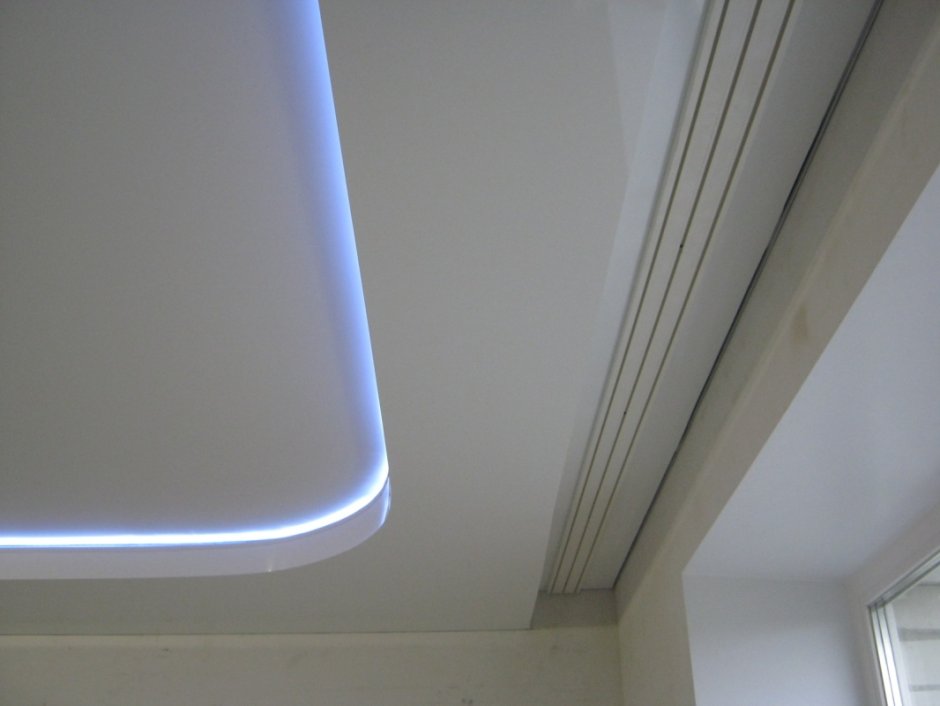 Гардина с подсветкой на натяжном