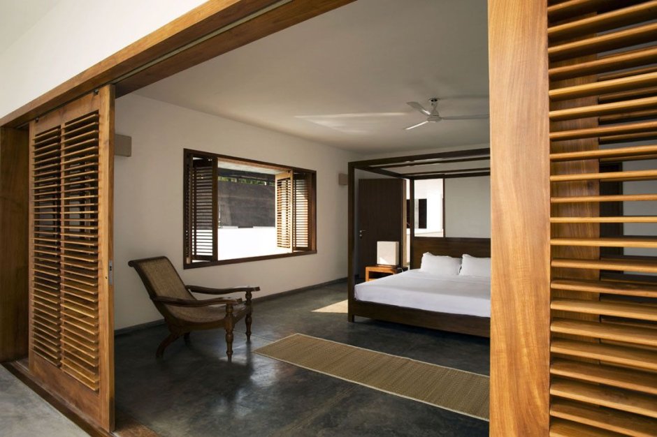 Двери жалюзийные деревянные в Леруа