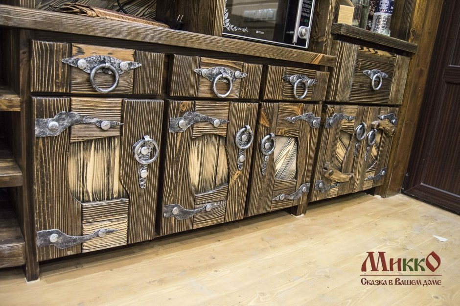 Ниша со стеклянными полками