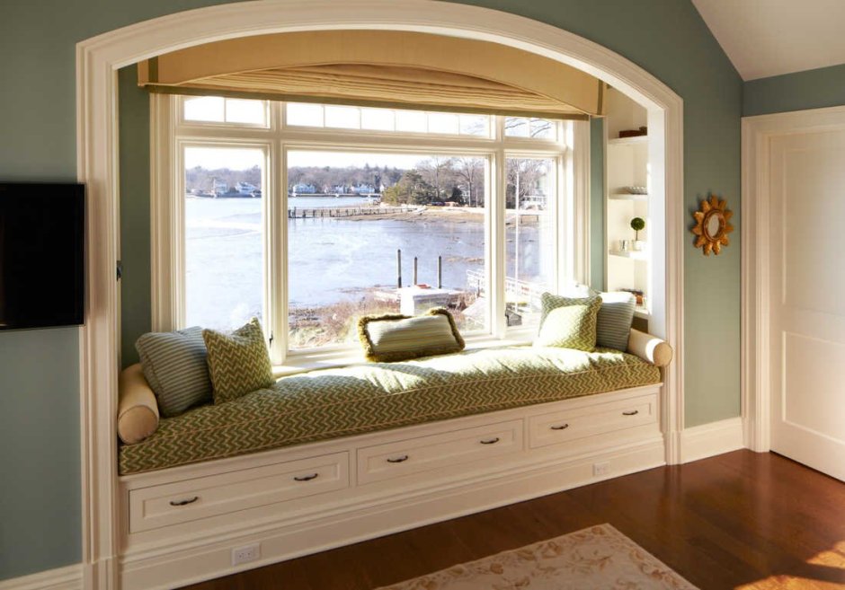 Подоконник диван