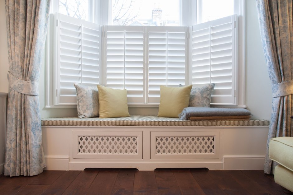 Диванчик на подоконнике