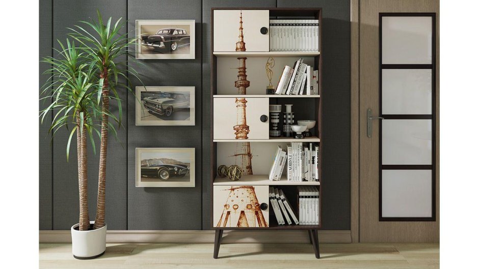 Книжный стеллаж в коридоре