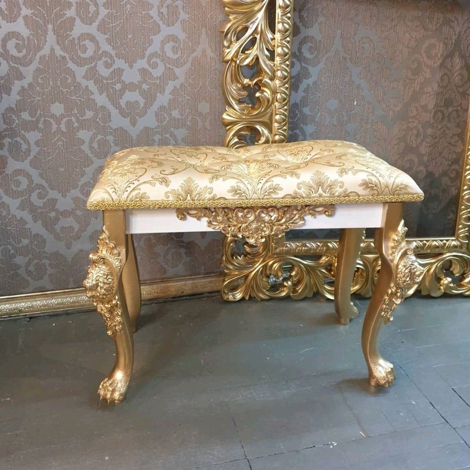 Салеева банкетка резная