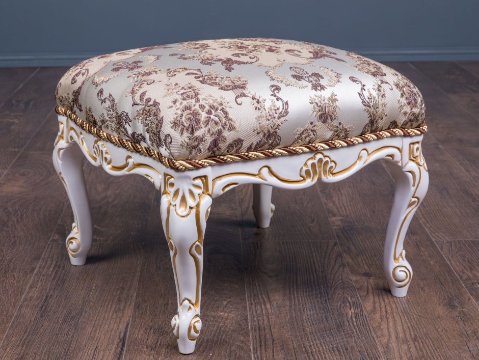 Пуф в стиле Барокко